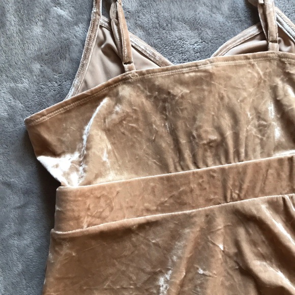 Express Cream Crushed Velvet Skater Dress - Picture 5 of 6